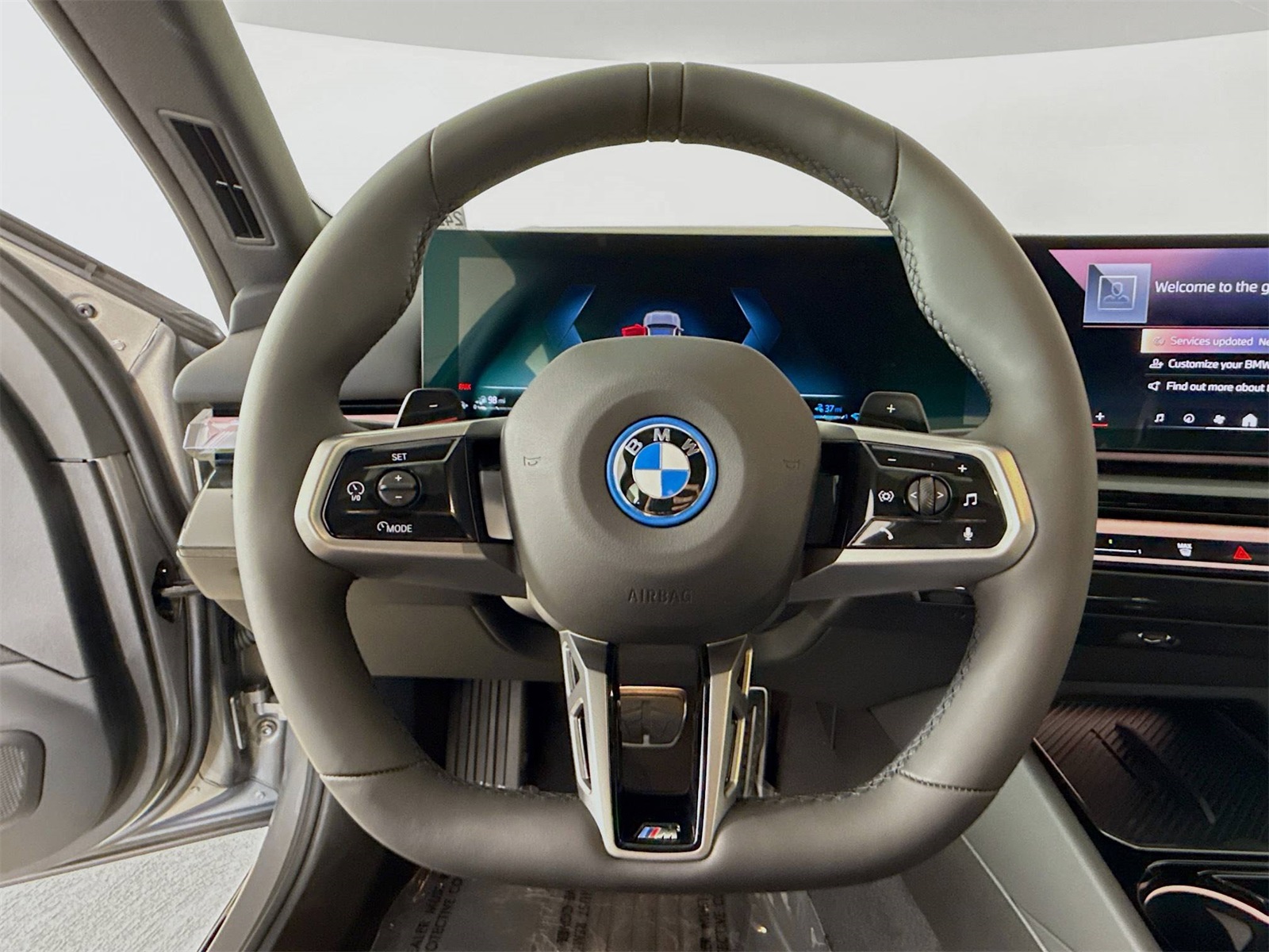 2026 Bmw 550e xDrive photo 11