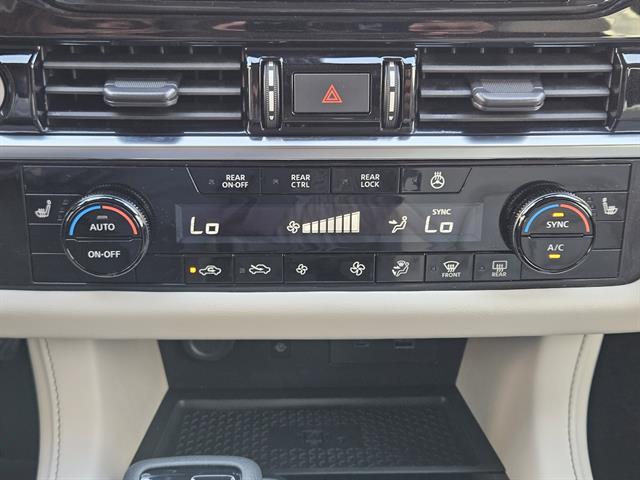 2023 Nissan Pathfinder SL photo 12