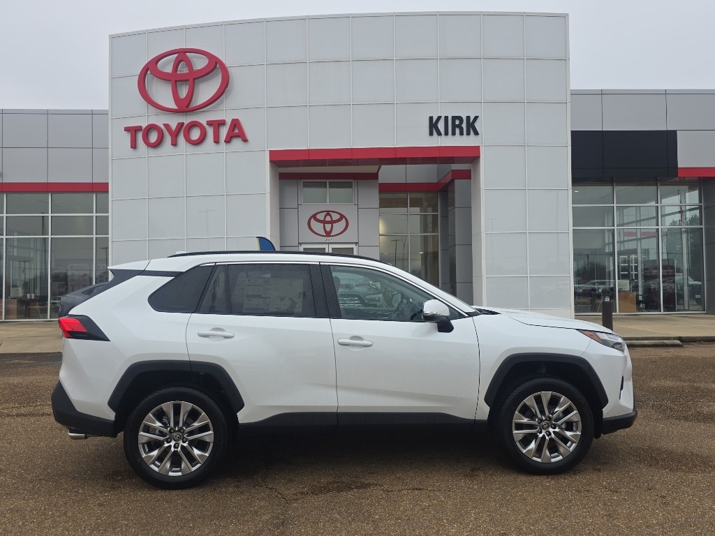 2025 Toyota RAV4 XLE Premium's photo