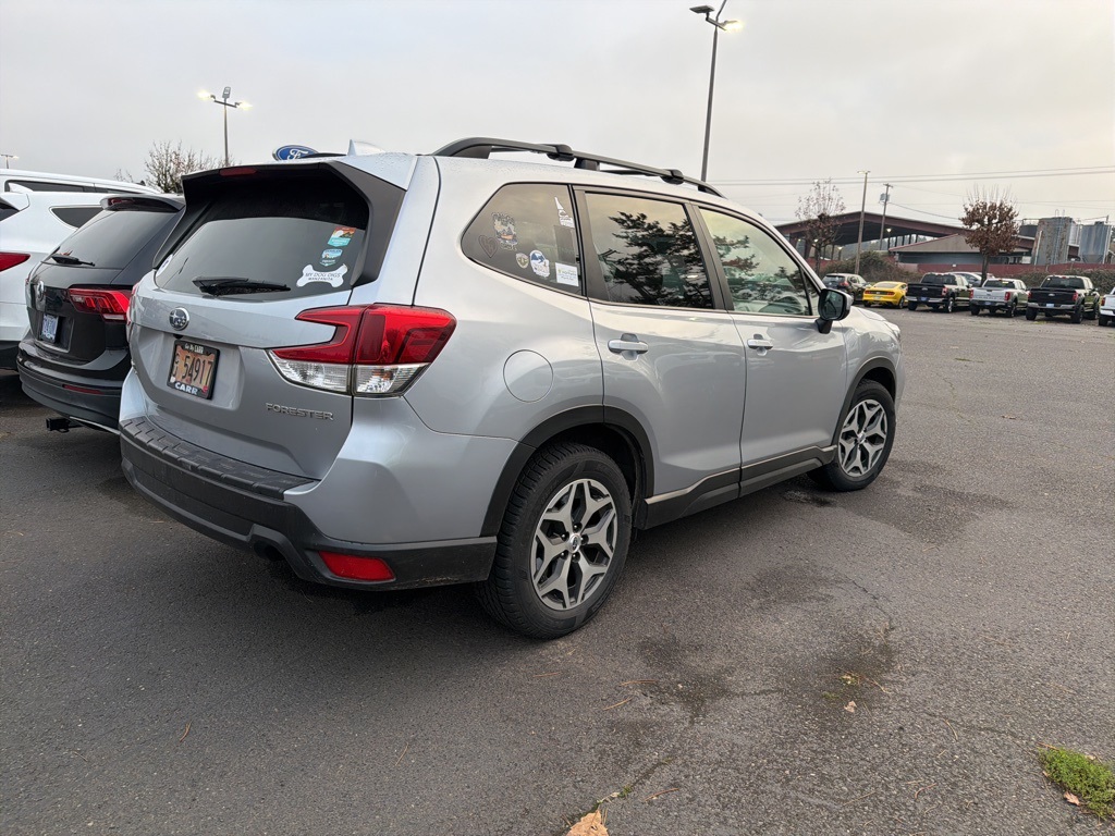 2019 Subaru Forester Premium photo 4