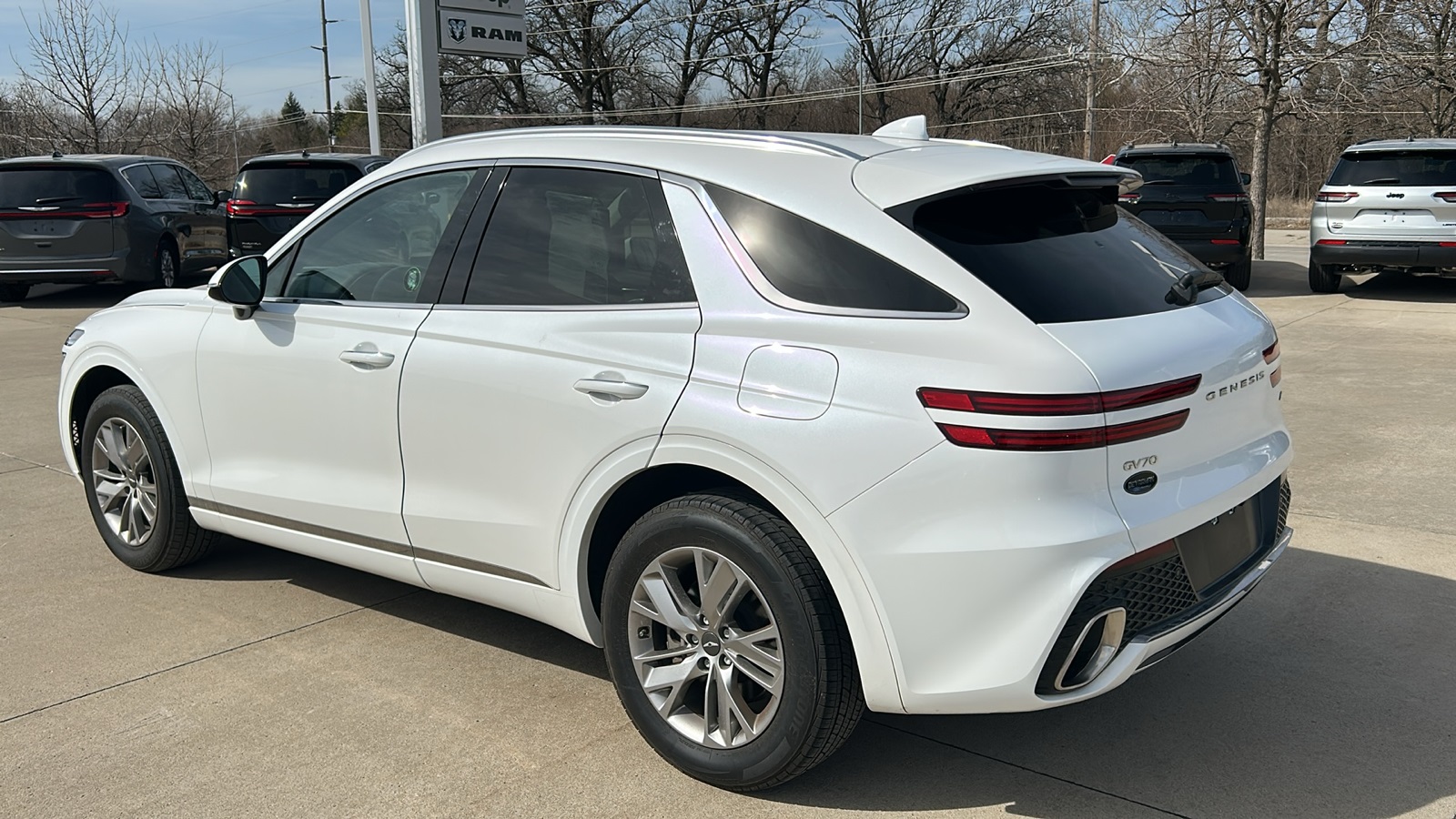2023 Genesis GV70 2.5T photo 5
