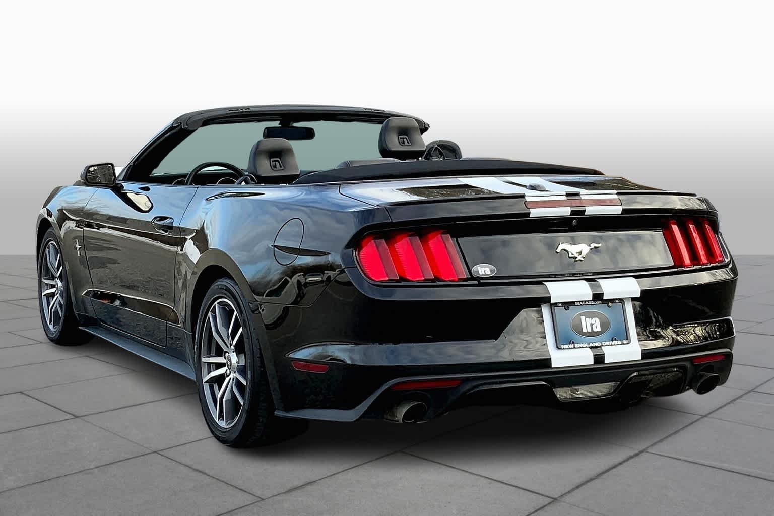 2016 Ford Mustang EcoBoost Premium photo 10