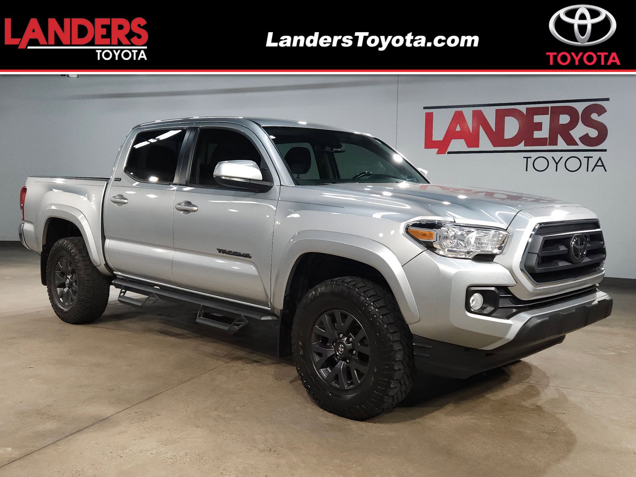 2023 Toyota Tacoma SR5's photo