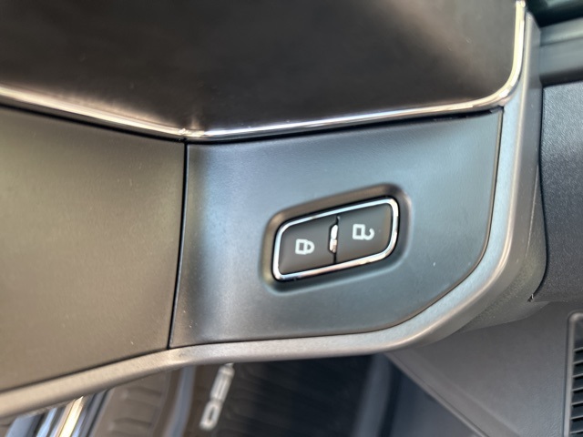 2025 Ford F-150 XLT photo 10