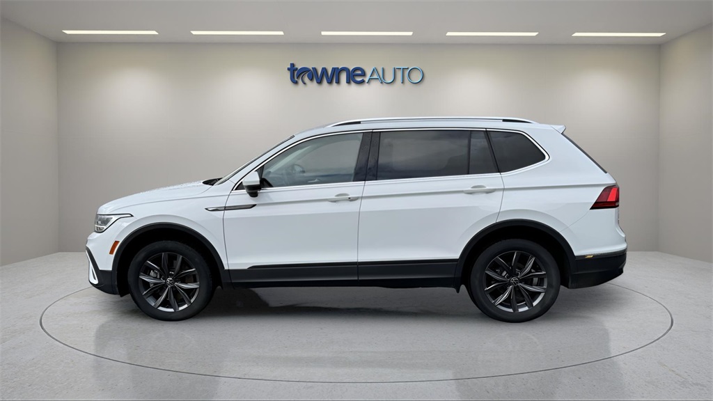 2022 Volkswagen Tiguan SE photo 2