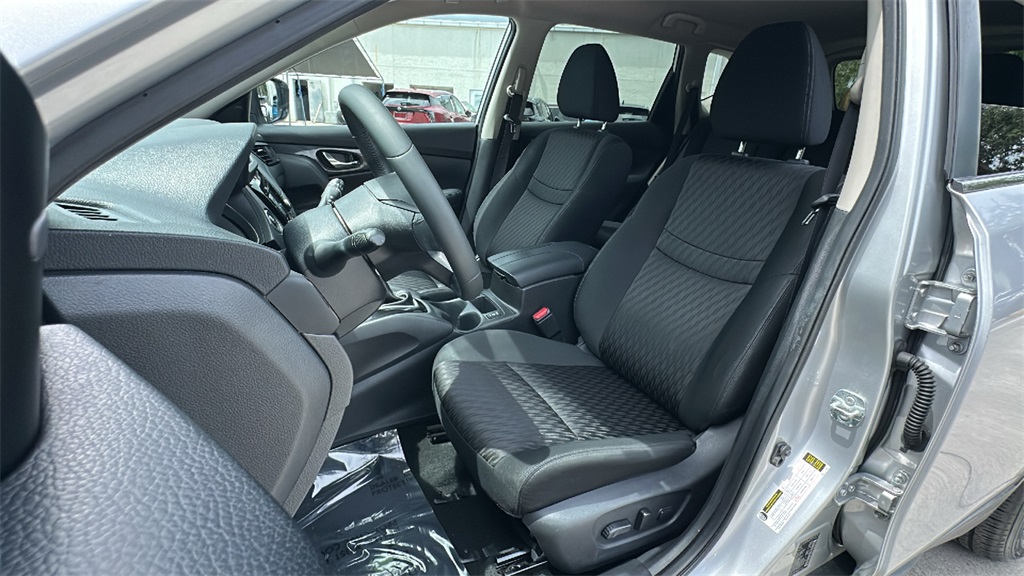 2018 Nissan Rogue SV photo 27