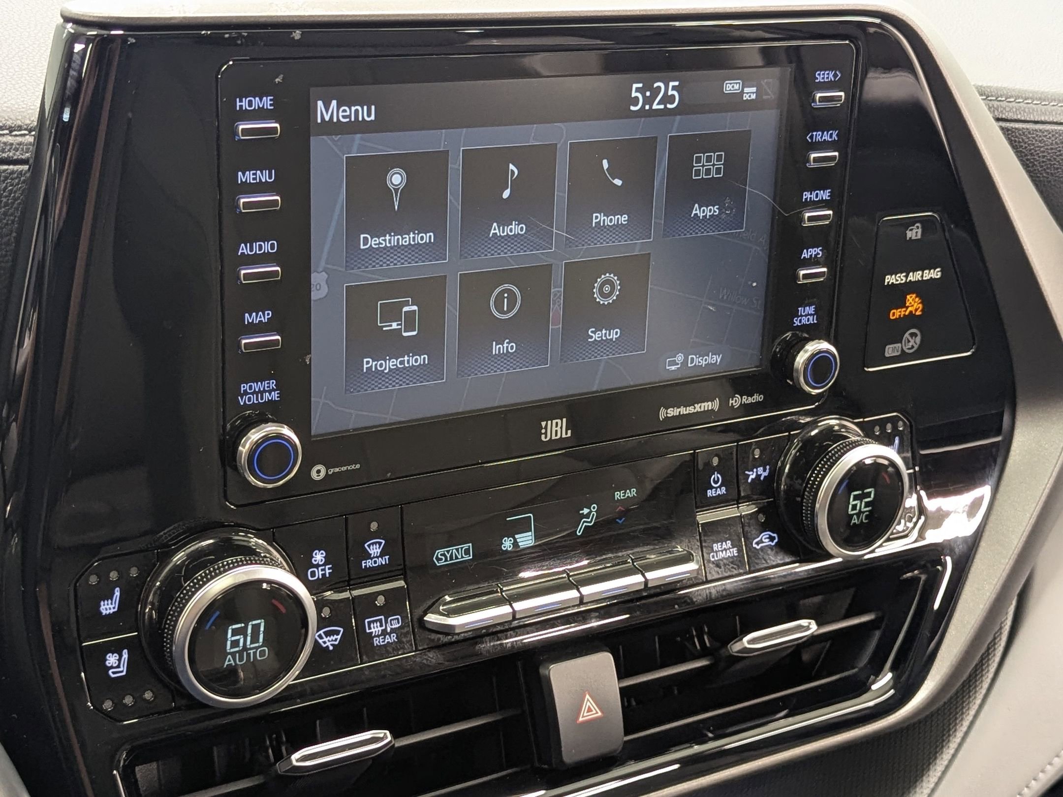 2020 Toyota Highlander Limited photo 25
