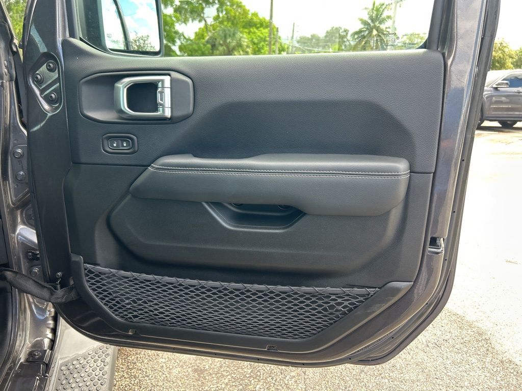 2019 Jeep Wrangler Unlimited Sahara photo 27
