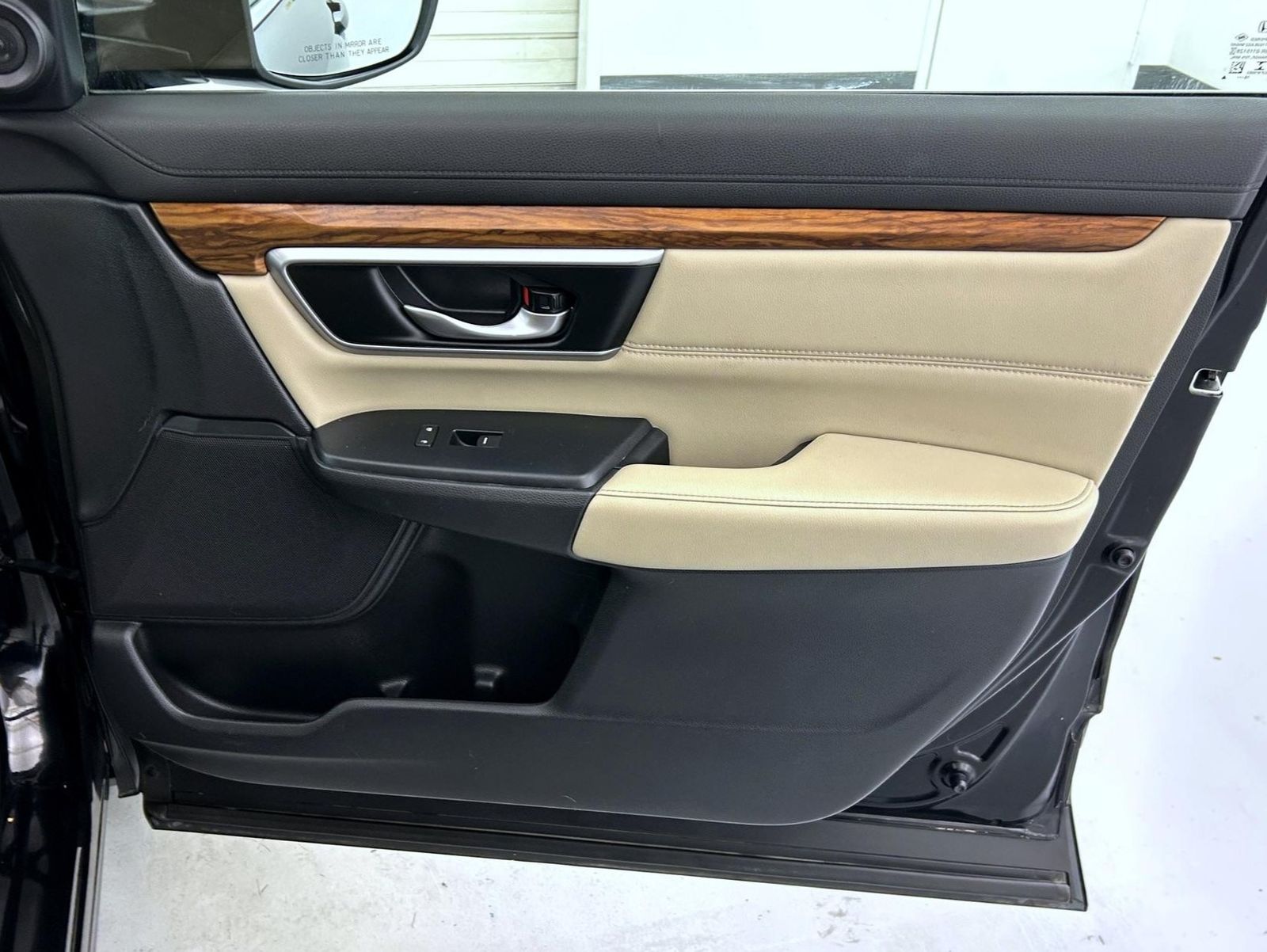 2018 Honda CR-V Touring photo 16