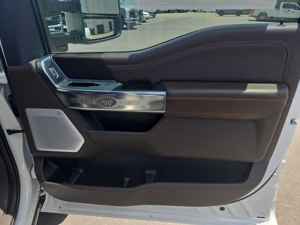 2025 Ford F-250 King Ranch photo 3