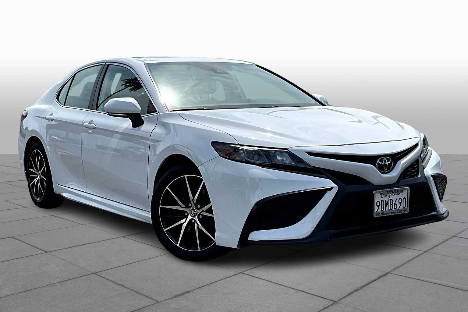 2023 Toyota Camry SE photo 2