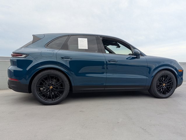 2024 Porsche Cayenne photo 22