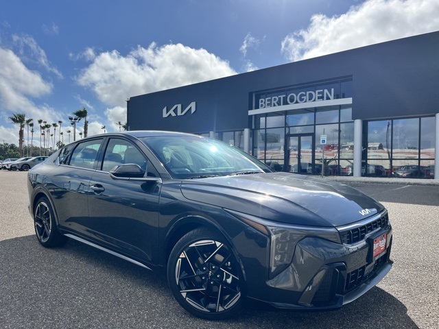 2025 Kia K4 GT-Line's photo