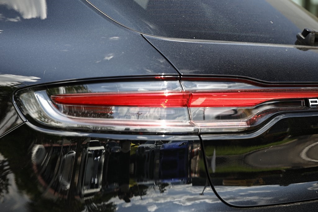 2024 Porsche Macan T photo 14