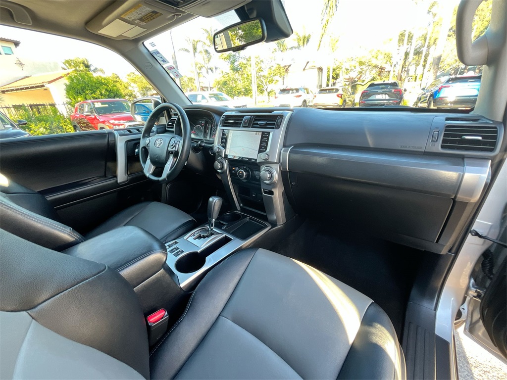 2022 Toyota 4Runner SR5 Premium photo 29