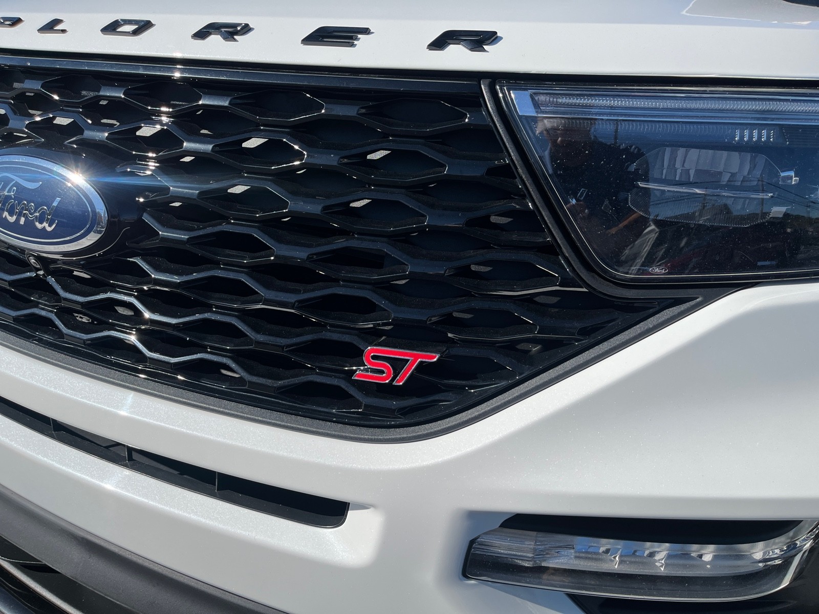 2020 Ford Explorer ST photo 3
