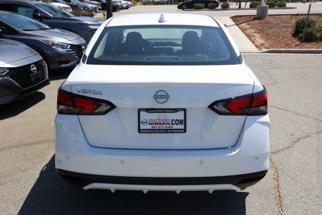 2025 Nissan Versa 1.6 SV photo 5