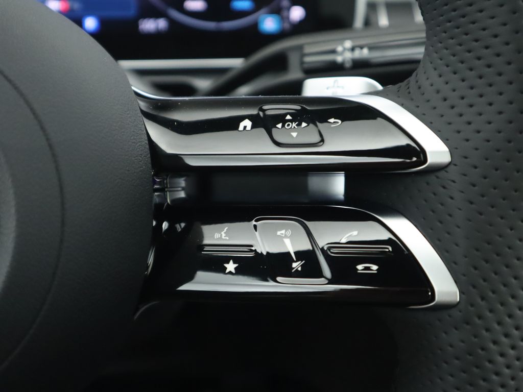 2025 Mercedes Benz C 300 photo 13
