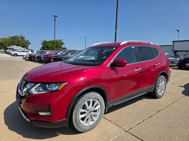 2017 Nissan Rogue SV photo 3