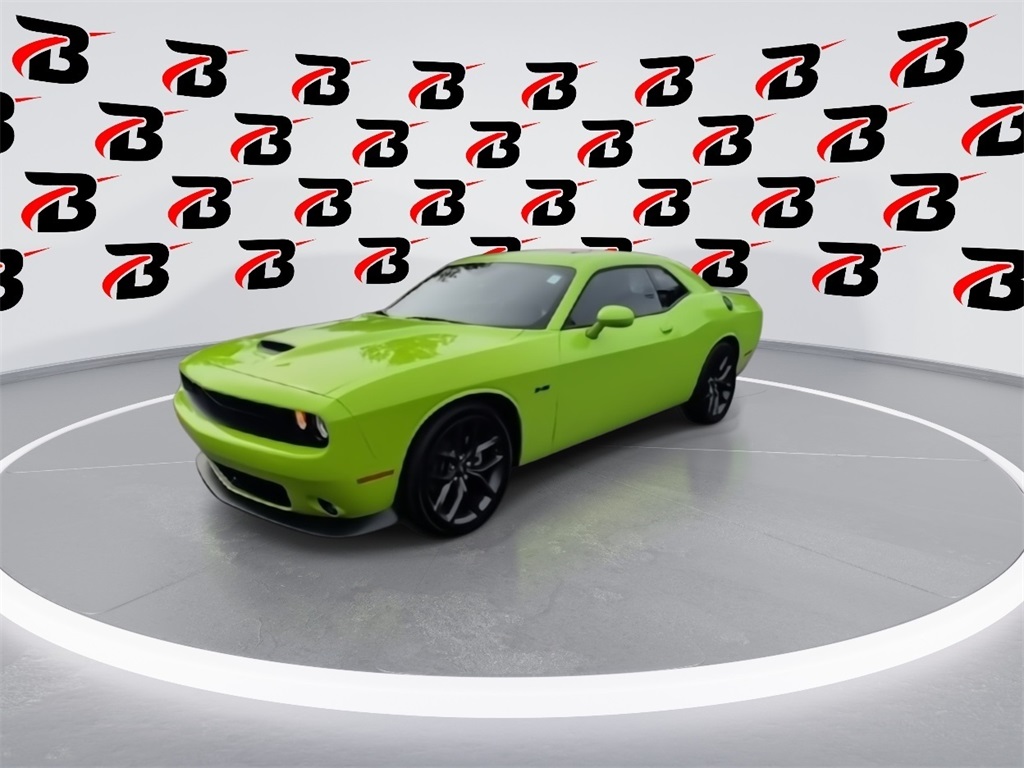 2023 Dodge Challenger R/T photo 8