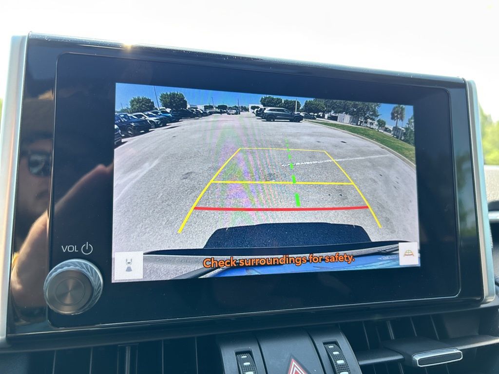 2023 Toyota RAV4 XLE Premium photo 27