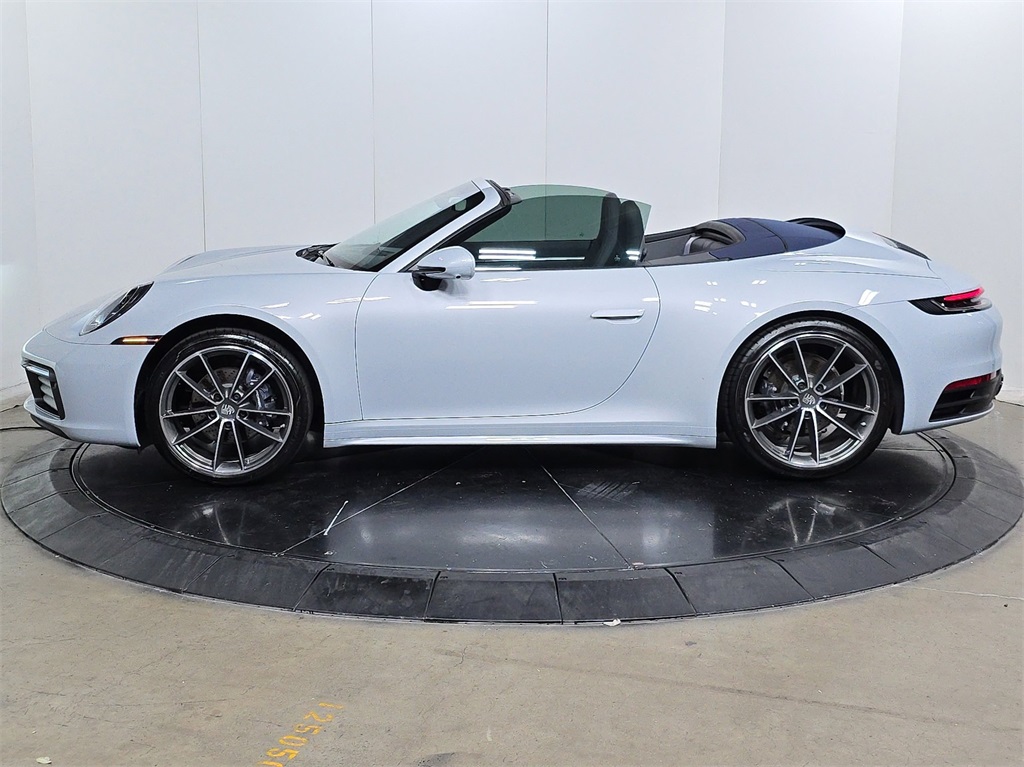 2024 Porsche 911 4 Cabriolet photo 10