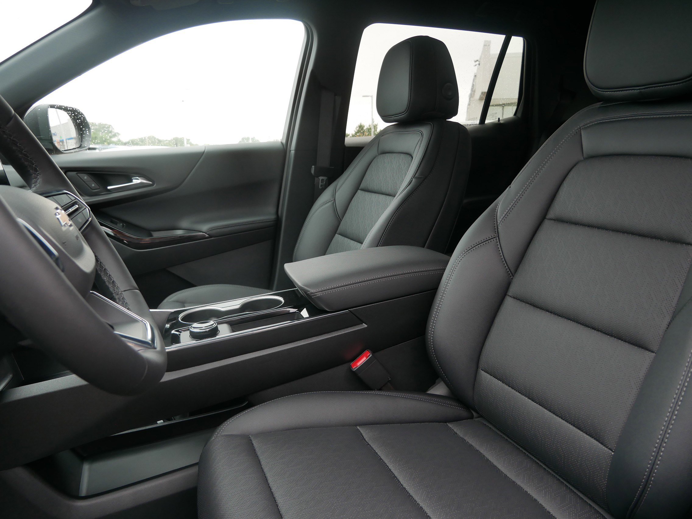 2026 Chevrolet Equinox LT photo 3