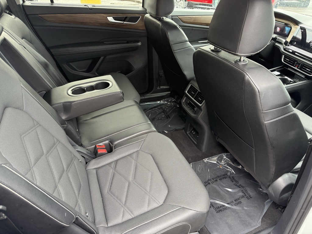 2024 Volkswagen Atlas SE Technology photo 15