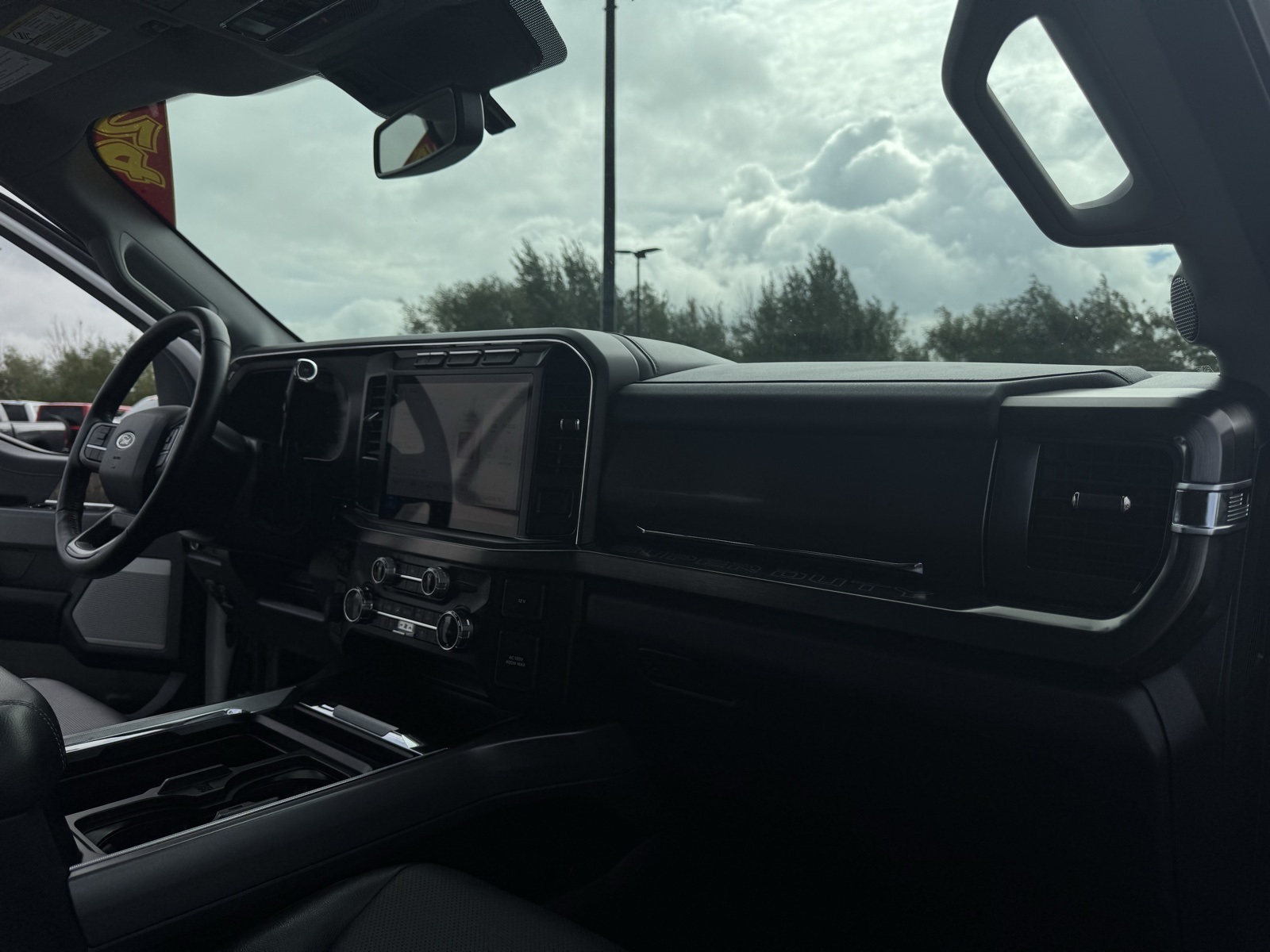 2024 Ford F-350 photo 32