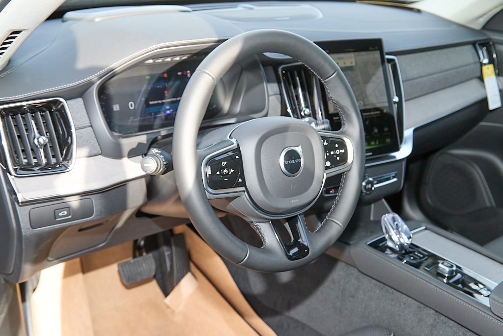 2026 VOLVO XC90 - Image 12