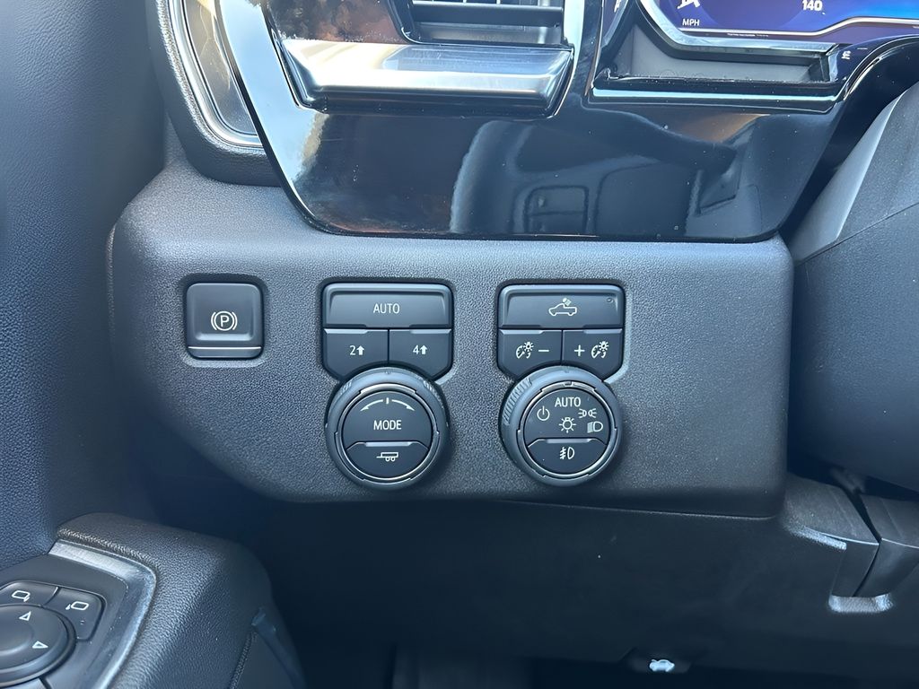 2024 Chevrolet Silverado 1500 RST photo 18