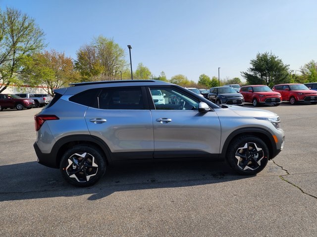 2026 Kia Seltos EX photo 8