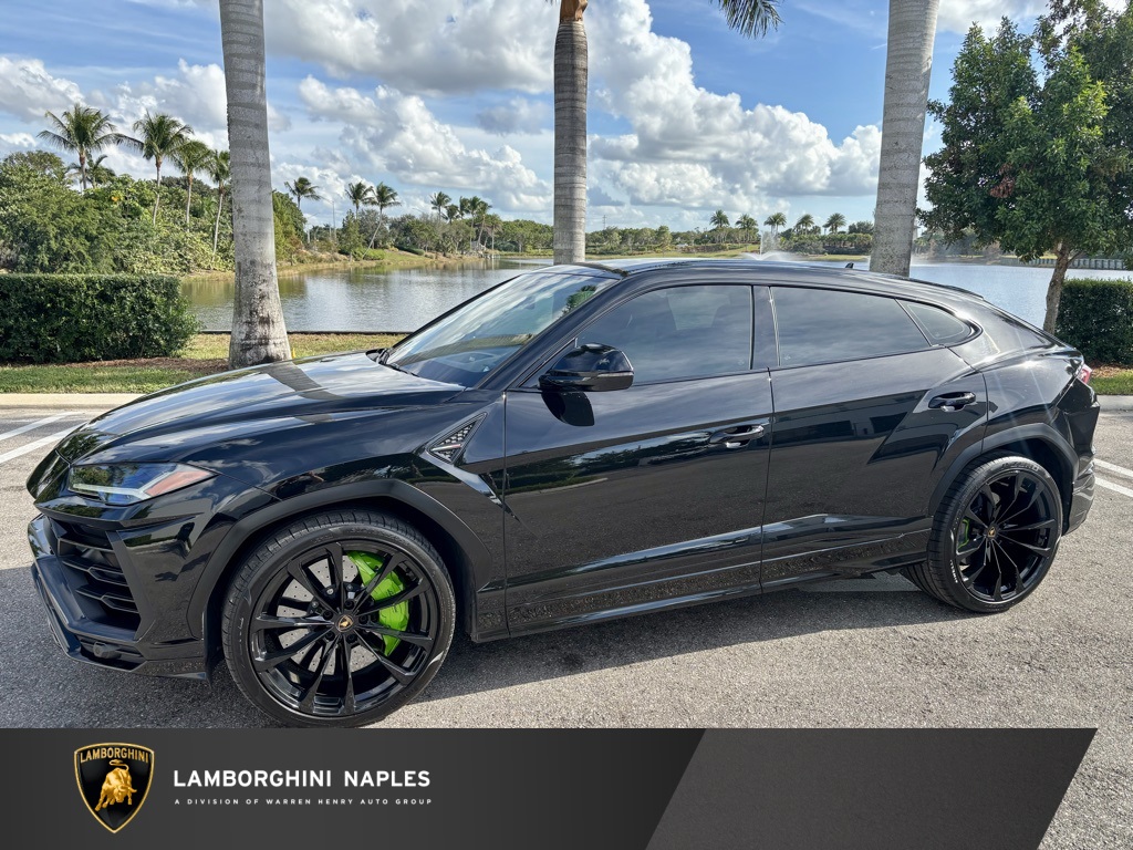 2021 Lamborghini Urus Base's photo