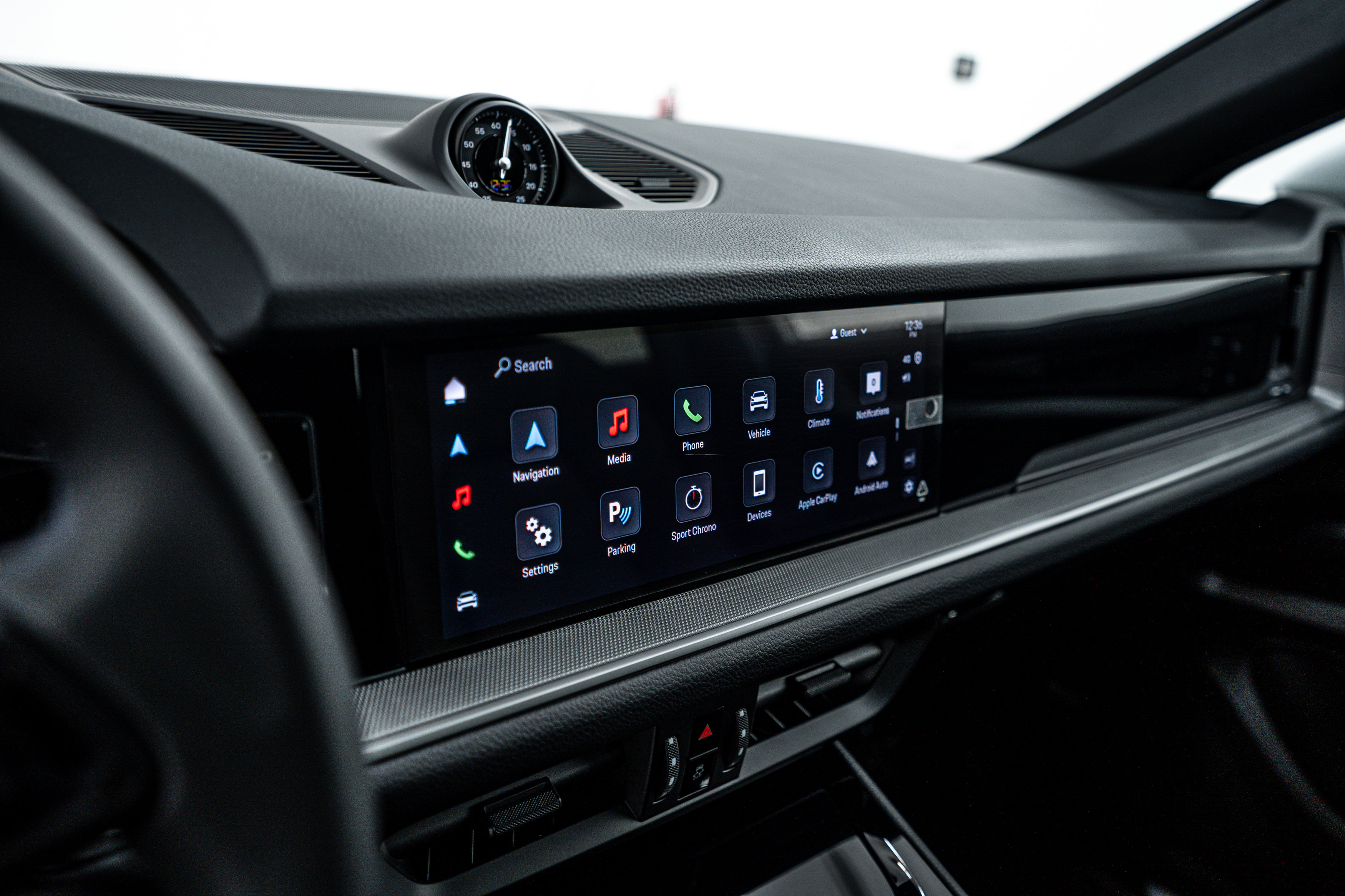 2025 Porsche Cayenne photo 13