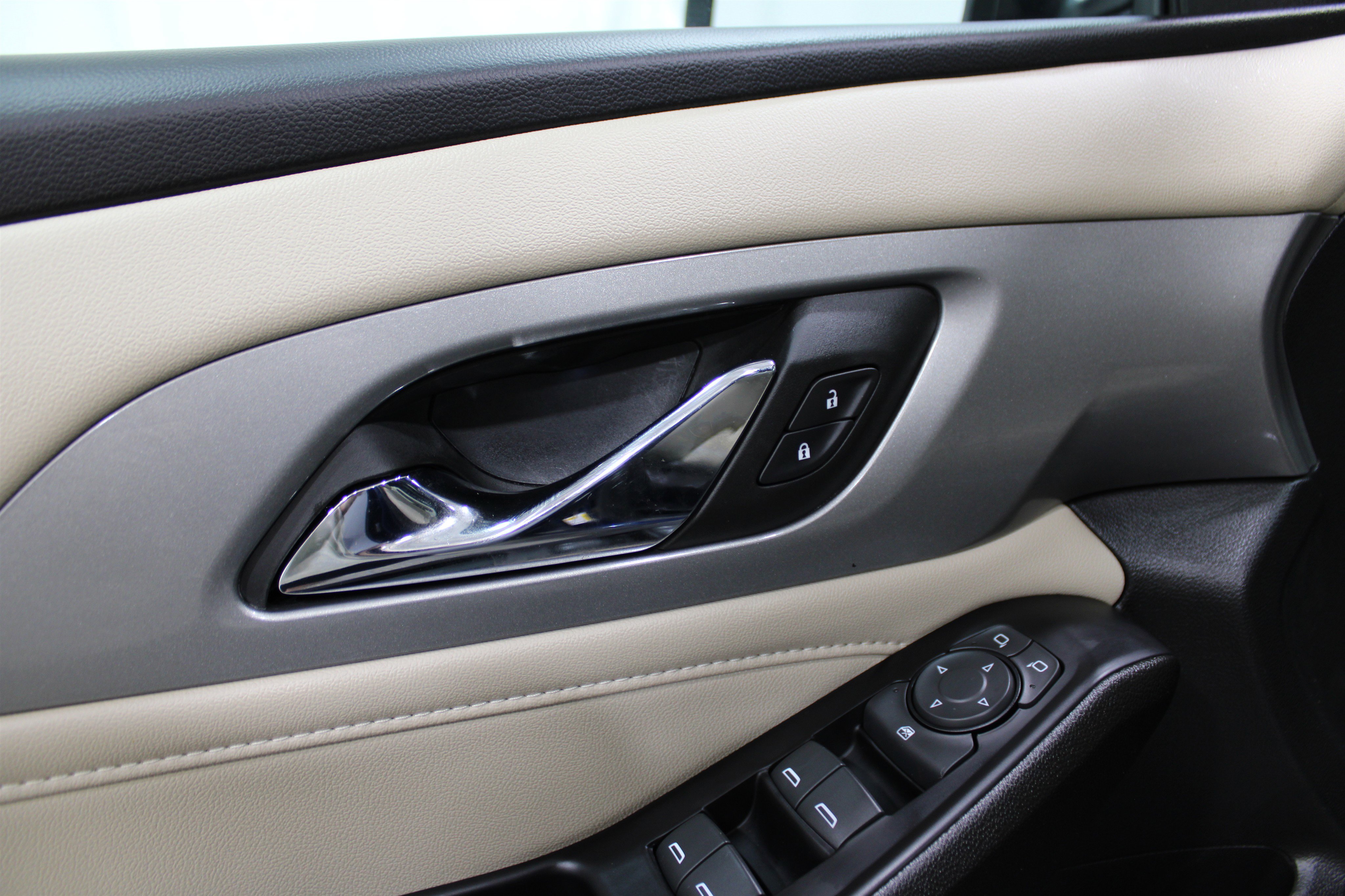 2023 Chevrolet Traverse LS photo 8