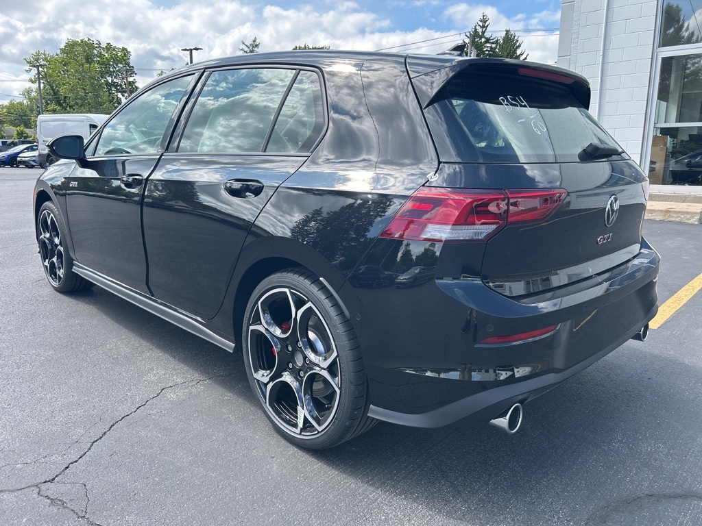 2025 Volkswagen Golf GTI Autobahn photo 2