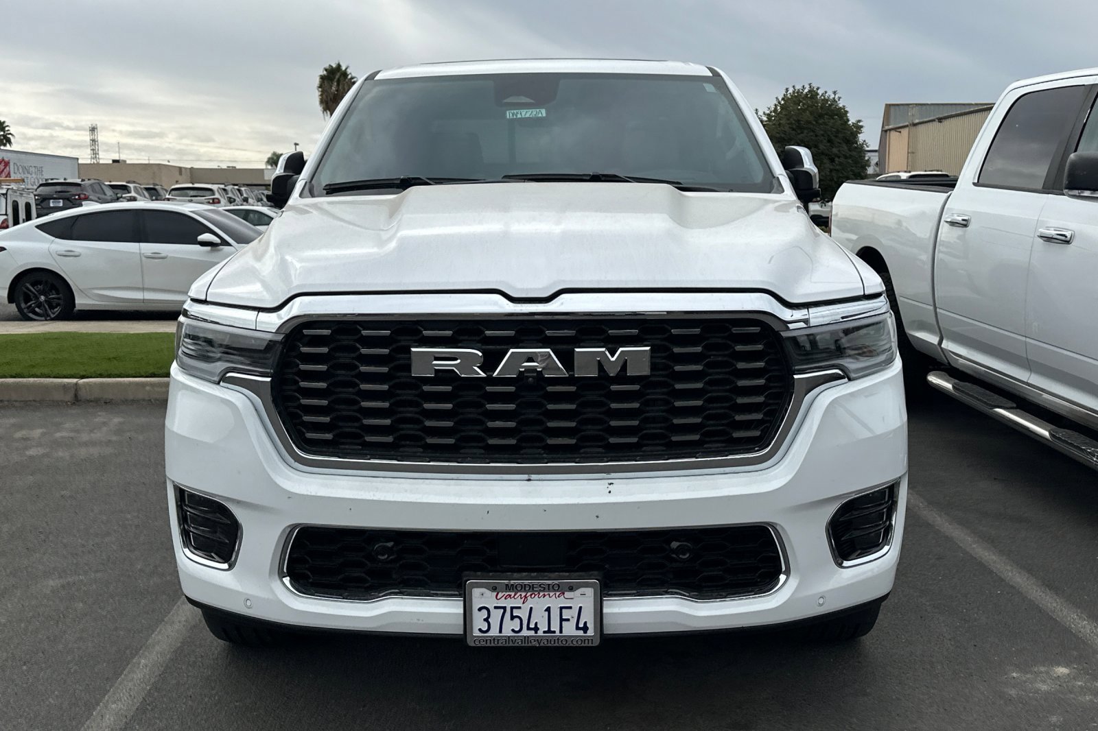 2025 Ram 1500 photo 4