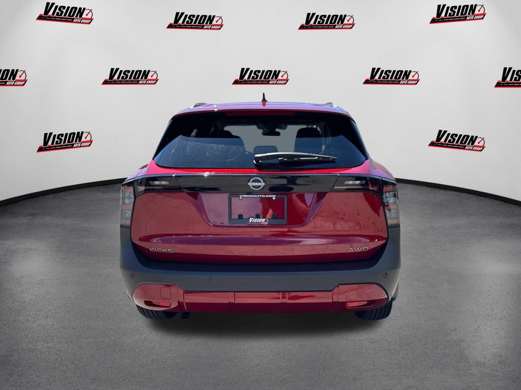 2025 Nissan Kicks SV photo 6