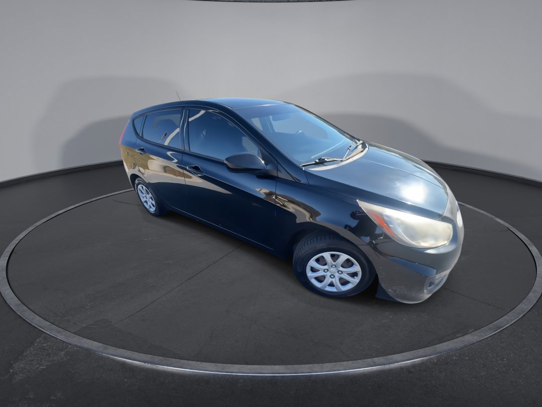 2012 Hyundai Accent GS photo 2