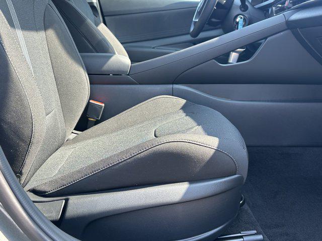 2025 Hyundai Elantra SE photo 13