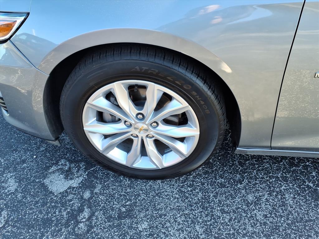 2024 Chevrolet Malibu 1LT photo 4