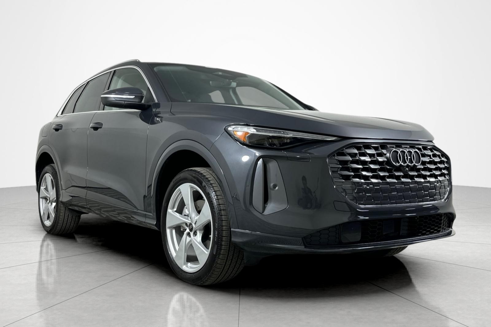 2025 Audi Q5 Premium Plus TFSI photo 2