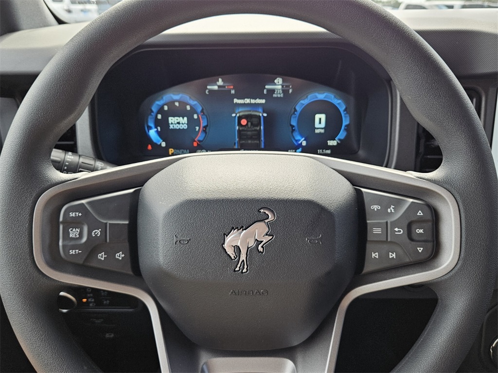 2025 Ford Bronco Base photo 21