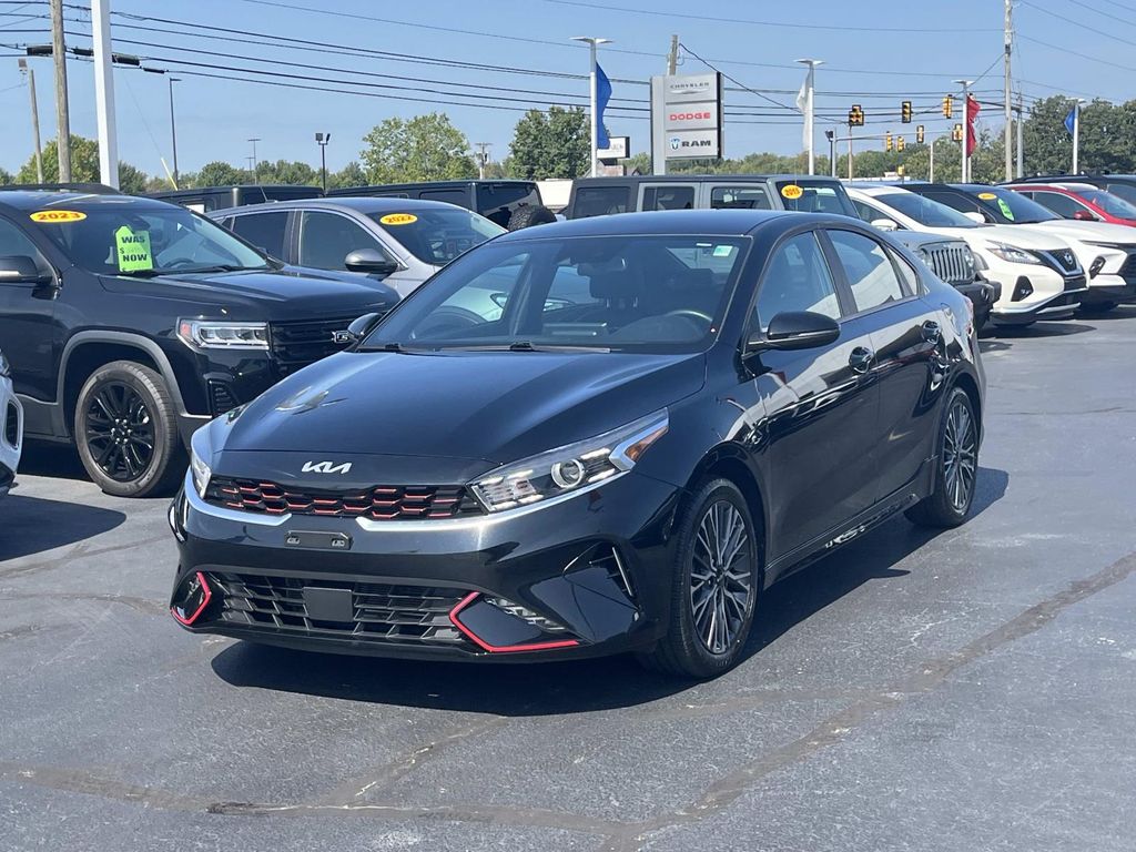 2022 Kia Forte GT-Line photo 3