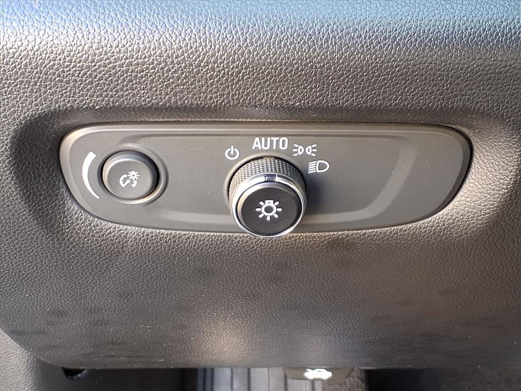 2023 Chevrolet Traverse Cloth photo 16