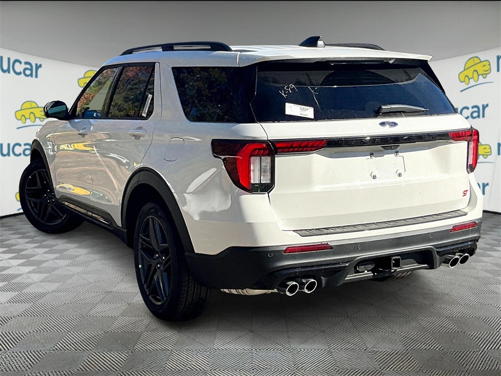 2025 Ford Explorer ST photo 2
