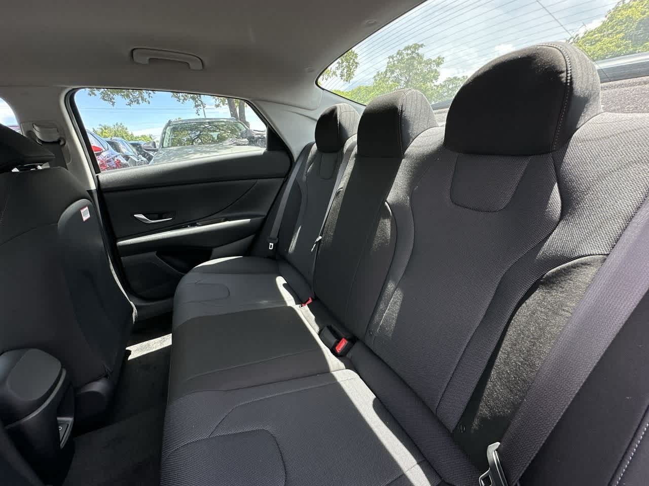 2025 Hyundai Elantra SE photo 20