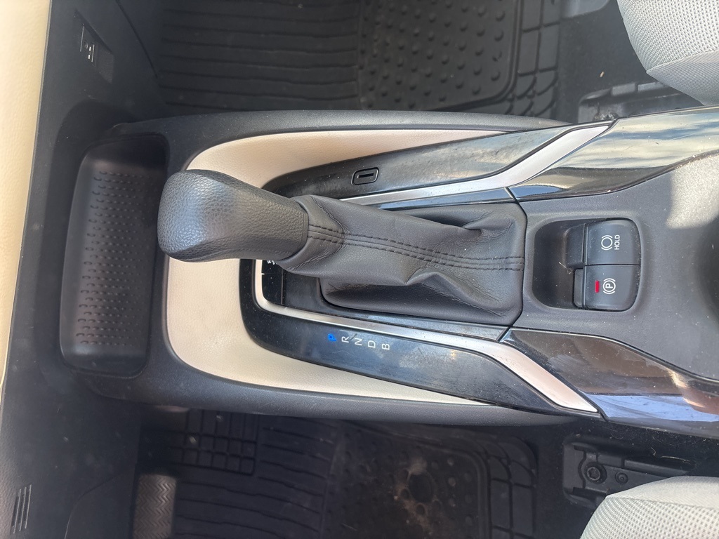 2020 Toyota Corolla LE photo 7