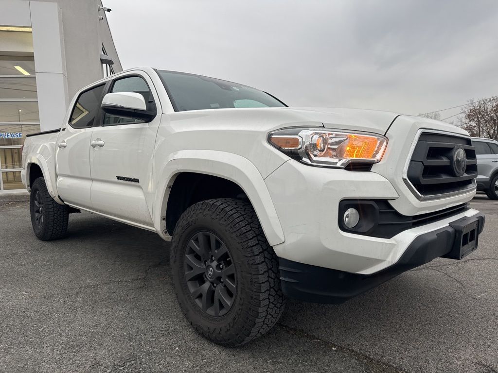 2021 Toyota Tacoma SR5 photo 3