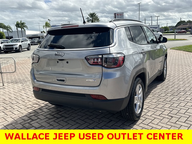 2022 Jeep Compass Latitude photo 4